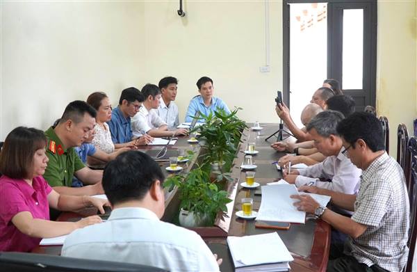 MAO ĐIỀN: TỔ CHỨC LẤY Ý KIẾN NHÂN DÂN VỀ PHƯƠNG ÁN BỒI THƯỜNG, HỖ TRỢ DỰ ÁN ĐƯỜNG GOM QUỐC LỘ 5