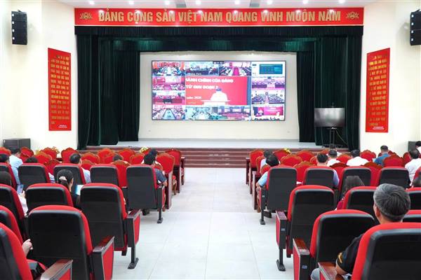 XÃ MAO ĐIỀN TẬP HUẤN TRIỂN KHAI THỦ TỤC HÀNH CHÍNH CỦA ĐẢNG TRÊN MÔI TRƯỜNG ĐIỆN TỬ