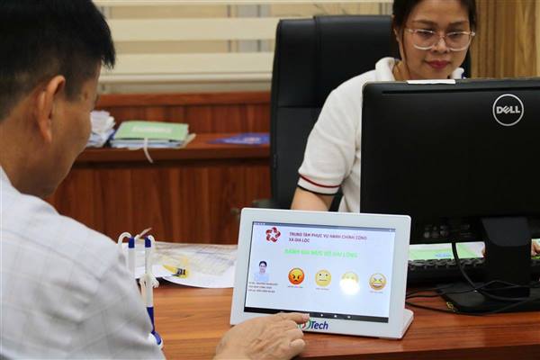 Tập trung tháo gỡ vướng mắc trong tiếp nhận, giải quyết thủ tục hành chính, phục vụ người dân và doanh nghiệp trong tình hình mới
