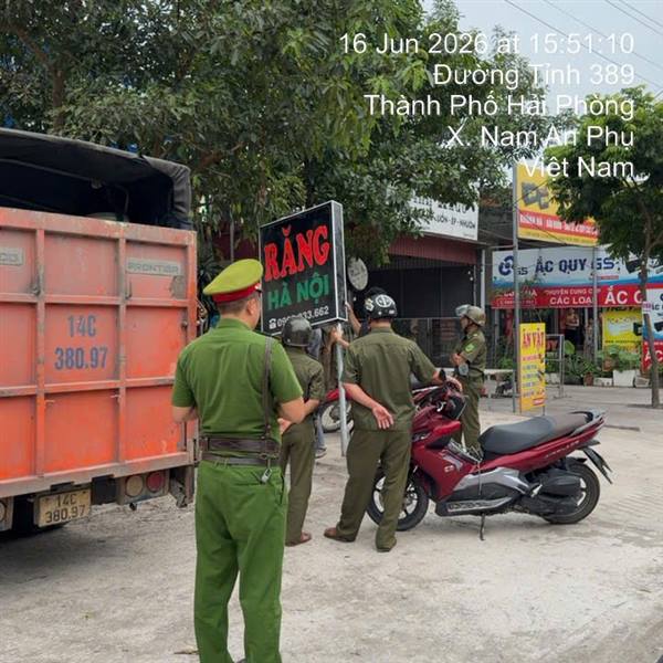 Nam An Phụ quyết liệt chấn chỉnh tình trạng ô tô đậu, đỗ trên vỉa hè