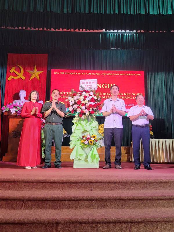 🌺BAN CHỈ HUY QUÂN SỰ XÃ NAM AN PHỤ VÀ TRƯỜNG MẦM NON THĂNG LONG KÝ KẾT THỰC HIỆN QUY CHẾ KẾT NGHĨA🌺
