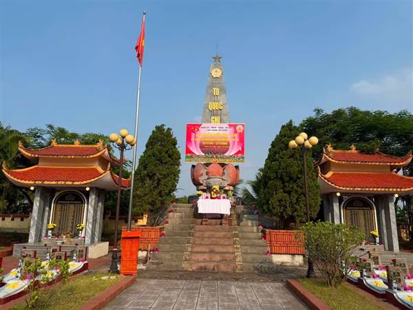 XÃ NAM AN PHỤ TRANG TRỌNG TỔ CHỨC LỄ THẮP NẾN TRI ÂN CÁC ANH HÙNG LIỆT SĨ 