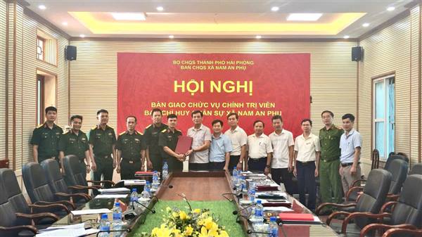 XÃ NAM AN PHỤ TỔ CHỨC HỘI NGHỊ BÀN GIAO CHÍNH TRỊ VIÊN BAN CHQS XÃ