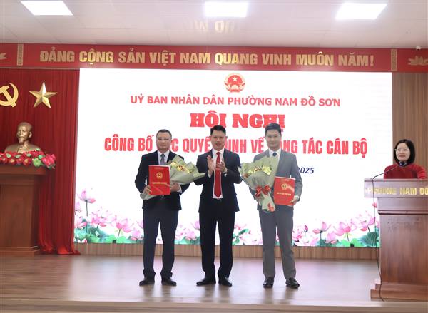 UBND PHƯỜNG NAM ĐỒ SƠN CÔNG BỐ QUYẾT ĐỊNH BỔ NHIỆM LÃNH ĐẠO PHÒNG KINH TẾ, HẠ TẦNG VÀ ĐÔ THỊ