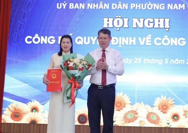 PHƯỜNG NAM ĐỒ SƠN CÔNG BỐ QUYẾT ĐỊNH CÔNG TÁC CÁN BỘ PHÒNG KINH TẾ, HẠ TẦNG VÀ ĐÔ THỊ