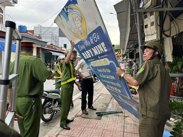 NAM ĐỒ SƠN RA QUÂN LẬP LẠI KỶ CƯƠNG ĐÔ THỊ: KHÔNG CÒN CHỖ CHO TÌNH TRẠNG LẤN CHIẾM VỈA HÈ, LÒNG ĐƯỜNG