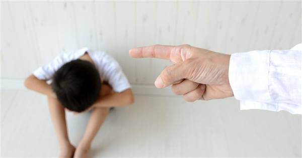 THÔNG BÁO
Về việc công khai số điện thoại đường dây nóng và các hình thức
tiếp nhận thông tin phản ánh, kiến nghị, khiếu nại, tố cáo của tổ chức,
cá nhân liên quan đến công tác bảo vệ trẻ em