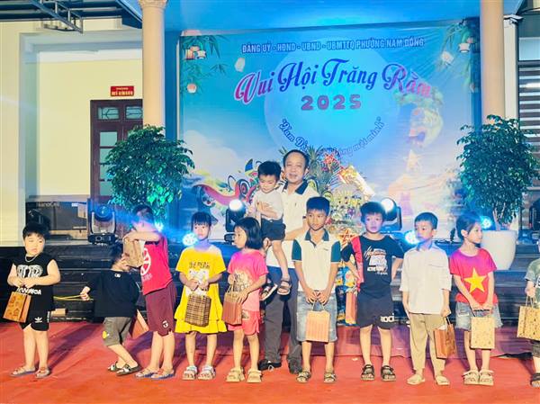 ĐẢNG ỦY – HĐND – UBND – UBMTTQ PHƯỜNG TỔ CHỨC “VUI HỘI TRĂNG RẰM 2025”