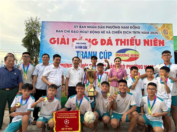 LỄ BẾ MẠC VÀ TRAO GIẢI GIẢI BÓNG ĐÁ THIẾU NIÊN HÈ 2025 PHƯỜNG NAM ĐỒNG
