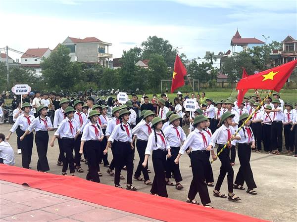 BAN CHỈ ĐẠO HOẠT ĐỘNG HÈ VÀ THANH NIÊN TÌNH NGUYỆN PHƯỜNG NAM ĐỒNG TỔ CHỨC HỘI TRẠI “TUỔI TRẺ NAM ĐỒNG TỰ HÀO TIẾN BƯỚC DƯỚI CỜ ĐẢNG”

