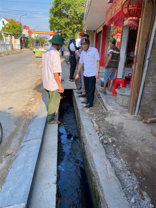 THƯỜNG TRỰC HỘI ĐỒNG NHÂN DÂN PHƯỜNG NAM ĐỒNG GIÁM SÁT THƯỜNG XUYÊN DỰ ÁN THI CÔNG SỬA CHỮA ĐƯỜNG 390C