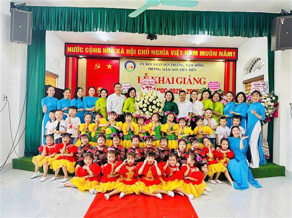 LÃNH ĐẠO PHƯỜNG NAM ĐỒNG DỰ LỄ KHAI GIẢNG NĂM HỌC 2025 - 2026
