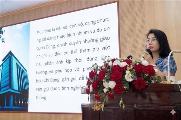 BAN CÔNG TÁC 35 ĐẢNG ỦY PHƯỜNG NAM ĐỒNG TỔ CHỨC HỘI NGHỊ TẬP HUẤN NÂNG CAO KỸ NĂNG VIẾT TIN, BÀI