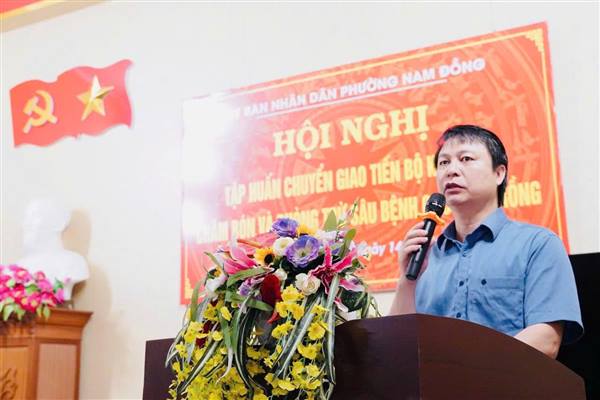 PHƯỜNG NAM ĐỒNG TỔ CHỨC HỘI NGHỊ TẬP HUẤN CHUYỂN GIAO TIẾN BỘ KỸ THUẬT CHĂM BÓN VÀ PHÒNG TRỪ SÂU BỆNH CHO CÂY TRỒNG