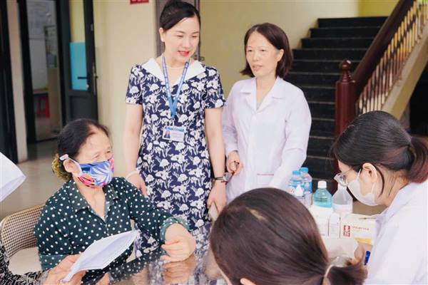 PHƯỜNG NAM ĐỒNG TỔ CHỨC KHÁM SỨC KHỎE MIỄN PHÍ CHO NGƯỜI CAO TUỔI NĂM 2026