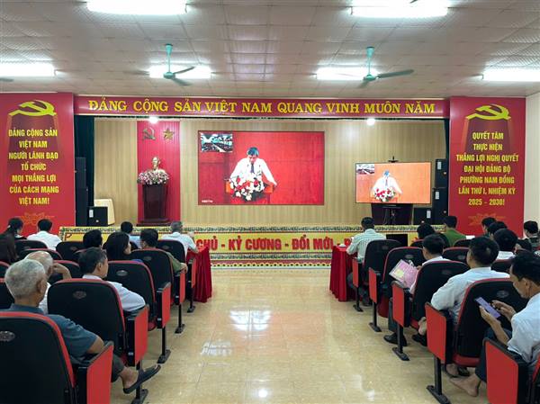 PHƯỜNG NAM ĐỒNG THAM DỰ HỘI NGHỊ TRỰC TUYẾN PHỔ BIẾN, QUÁN TRIỆT CÁC VĂN BẢN MỚI VỀ CÔNG TÁC KIỂM TRA, GIÁM SÁT VÀ KỶ LUẬT CỦA ĐẢNG