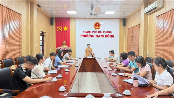 PHƯỜNG NAM ĐỒNG THẨM ĐỊNH HỒ SƠ, ĐIỀU KIỆN AN TOÀN THỰC PHẨM CỦA CÁC ĐƠN VỊ CUNG CẤP SUẤT ĂN CHO CƠ SỞ GIÁO DỤC