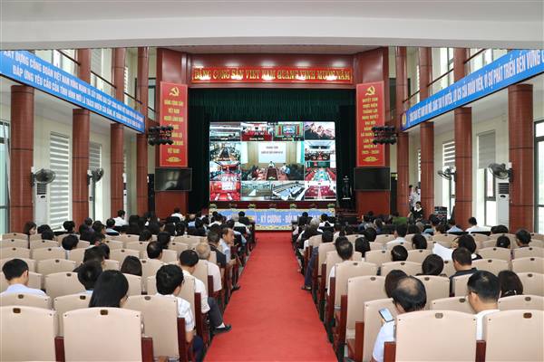 Tổ chức tập huấn triển khai ứng dụng “Sổ tay đảng viên điện tử”