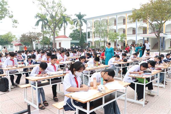 Trường Tiểu học và THCS Hồng Phong tổ chức Cuộc thi vẽ tranh chào mừng Ngày Nhà giáo Việt Nam 20/11