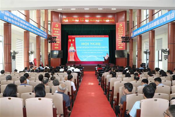 Đảng ủy xã Nam Sách tổ chức hội nghị quán triệt Chỉ thị số 50-CT/TW, Hướng dẫn số 42-HD/BTCTW và tập huấn nâng cao chất lượng sinh hoạt chi bộ, công tác kiểm tra, giám sát