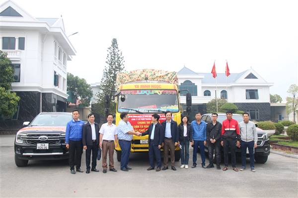 CHUYẾN XE NGHĨA TÌNH CỦA XÃ NAM SÁCH LÊN ĐƯỜNG HỖ TRỢ ĐỒNG BÀO ĐẮK LẮK