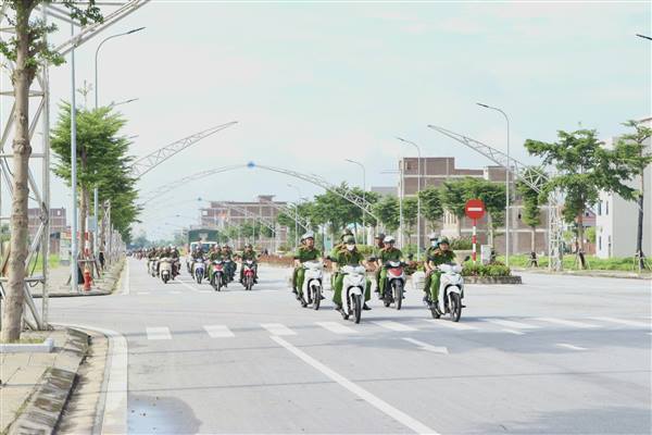CÔNG AN XÃ NAM SÁCH RA QUÂN ĐỢT CAO ĐIỂM TẤN CÔNG, TRẤN ÁP TỘI PHẠM, BẢO ĐẢM AN NINH TRẬT TỰ PHỤC VỤ ĐẠI HỘI ĐẢNG CÁC CẤP