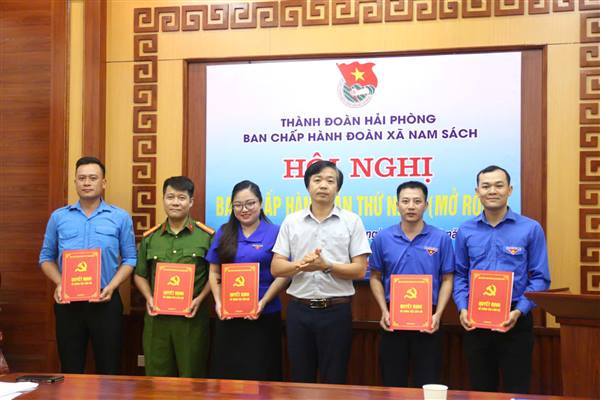 Đoàn xã Nam Sách ra mắt Ban Chấp hành, đẩy mạnh phong trào thanh niên sau sáp nhập