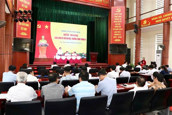 Đảng ủy xã Nam Sách tổ chức hội nghị giao ban bí thư chi bộ, trưởng thôn tháng 8