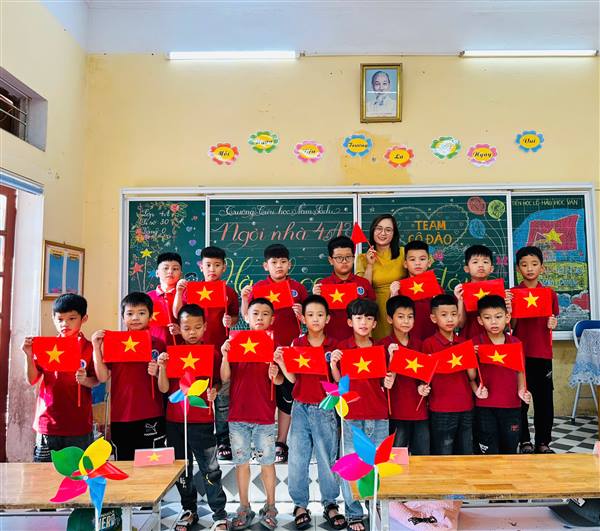 RỰC RỠ SẮC CỜ ĐỎ SAO VÀNG TRONG CÁC TRƯỜNG HỌC TRÊN ĐỊA BÀN XÃ NAM SÁCH