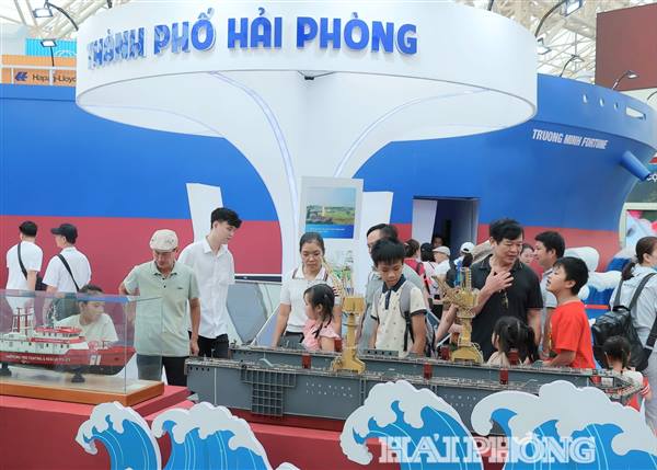 Thành phố Hải Phòng đưa đón miễn phí người dân tham quan Triển lãm 80 năm thành tựu đất nước