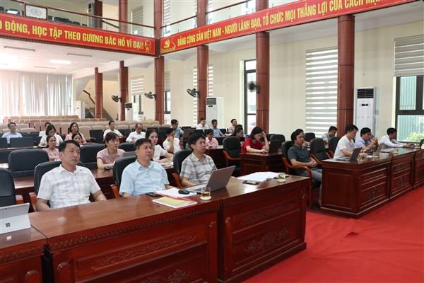 Bồi dưỡng, cập nhật kiến thức cho cán bộ lãnh đạo, quản lý cấp xã