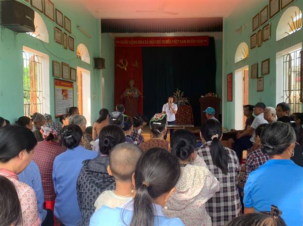 Gần 100 hội viên nông dân được  chuyển giao KHKT phòng trừ sâu bệnh hại lúa vụ mùa