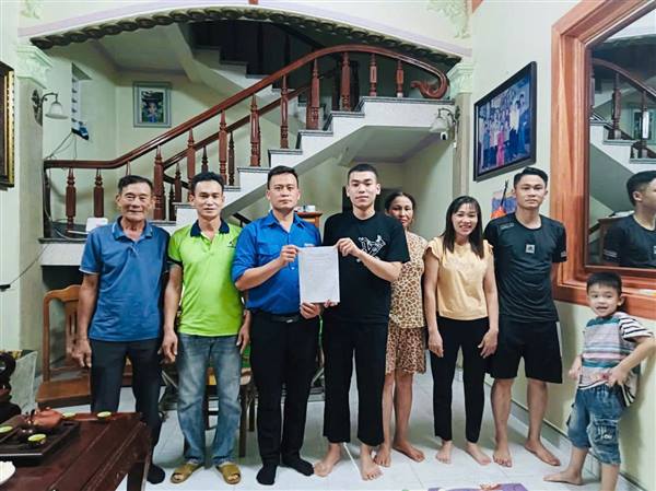 Khí thế tuổi trẻ: 22 thanh niên Nam Sách tình nguyện viết đơn nhập ngũ năm 2026