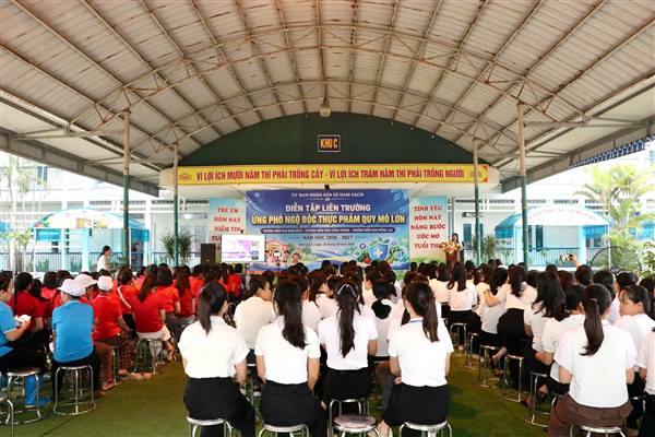 DIỄN TẬP LIÊN TRƯỜNG ỨNG PHÓ NGỘ ĐỘC THỰC PHẨM QUY MÔ LỚN