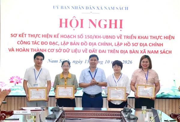 NAM SÁCH HOÀN THÀNH 100% KHỐI LƯỢNG KÊ KHAI, ĐĂNG KÝ, CẬP NHẬT DỮ LIỆU ĐẤT ĐAI TRƯỚC THỜI HẠN