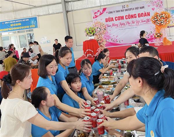 Công ty TNHH May Unitedtex (Việt Nam) tổ chức “Bữa cơm Công đoàn” chào mừng Ngày Phụ nữ Việt Nam 20/10
