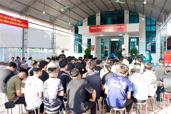 THAM GIA KHÁM SƠ TUYỂN SỨC KHỎE NGHĨA VỤ QUÂN SỰ: TRÁCH NHIỆM CÔNG DÂN, CHẤP HÀNH NGHIÊM PHÁP LUẬT