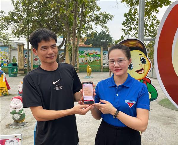 Nam Sách quyết liệt đẩy nhanh cài đặt Sổ sức khỏe điện tử trên ứng dụng VNeID