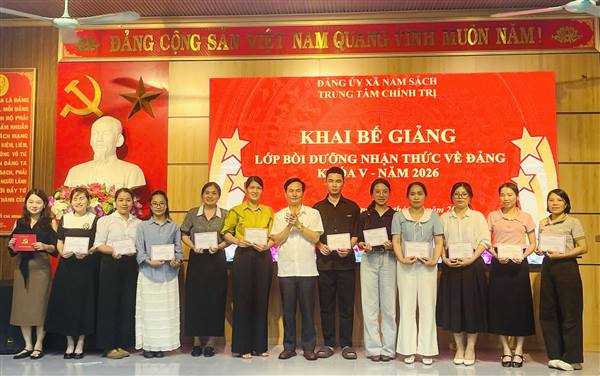 Nam Sách: Nâng cao chất lượng bồi dưỡng nhận thức về Đảng từ thực tiễn