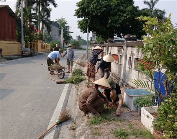 Sôi nổi ra quân dọn vệ sinh môi trường chào mừng ngày 30/4