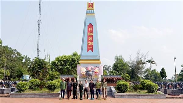 Hội Cựu chiến binh xã Nam Sách tích cực chăm sóc Nghĩa trang Liệt sĩ