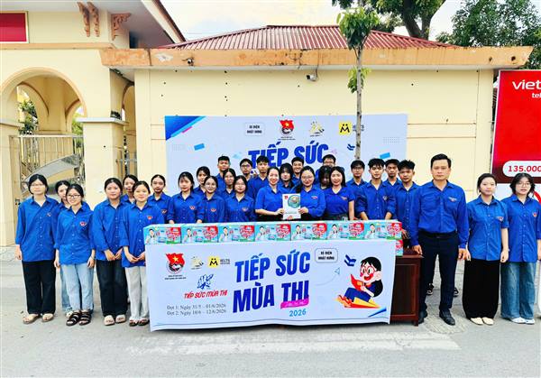 Đội hình thanh niên tình nguyện “Tiếp sức mùa thi” và “Hoa phượng đỏ” sẵn sàng đồng hành cùng sĩ tử trong mùa thi năm 2026