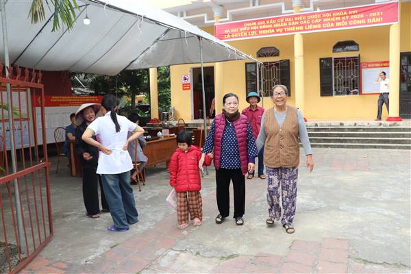 Phát huy quyền làm chủ của nhân dân trong tham gia ý kiến về việc sắp xếp, tổ chức lại thôn trên địa bàn xã