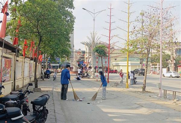 Đoàn Thanh niên xã Nam Sách ra quân vệ sinh môi trường sau kỳ thi