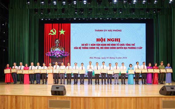 Xã Nam Sách được UBND thành phố Hải Phòng tặng Bằng khen; đồng chí Phùng Văn Diện được khen thưởng cá nhân