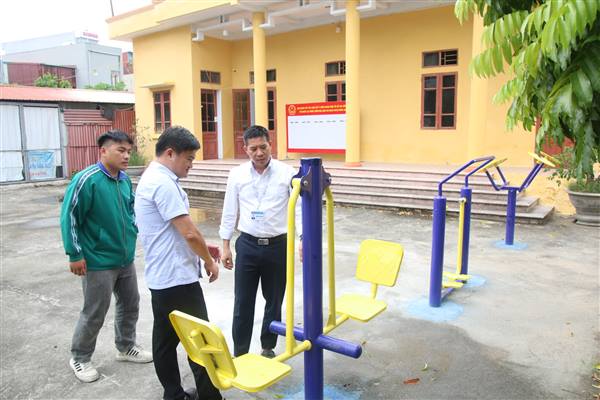 Xã Nam Sách lắp đặt dụng cụ thể dục thể thao cộng đồng tại 09 thôn dân cư