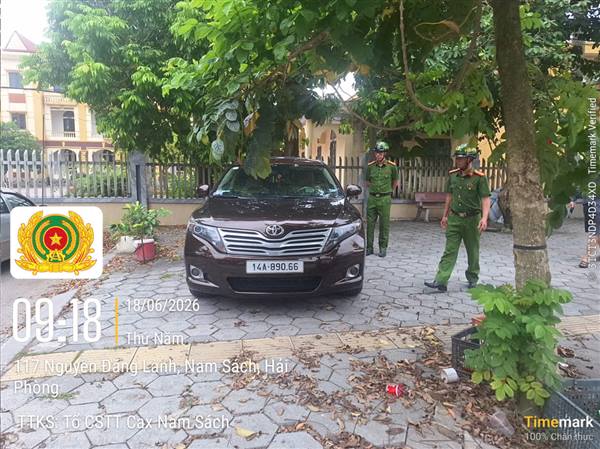 Nam Sách xử lý 04 trường hợp vi phạm dừng, đỗ xe không đúng quy định
