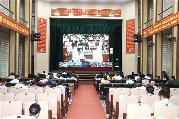 Nam Sách tham dự hội nghị nghiên cứu, học tập, quán triệt và triển khai Nghị quyết số 10-NQ/TW của Bộ Chính trị