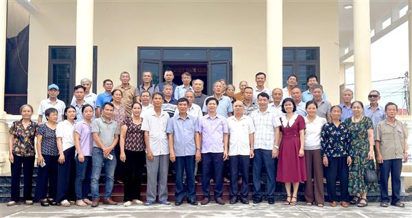 Chi bộ thôn Đông Phú họp phiên đầu tiên sau sáp nhập, thống nhất nhiệm vụ trọng tâm