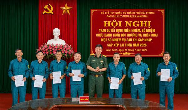 Nam Sách kiện toàn đội ngũ Thôn đội trưởng sau sắp xếp thôn